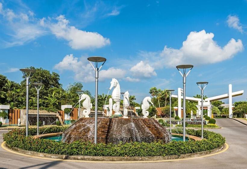 בית מלון כפרי Chalong Miracle Lakeview