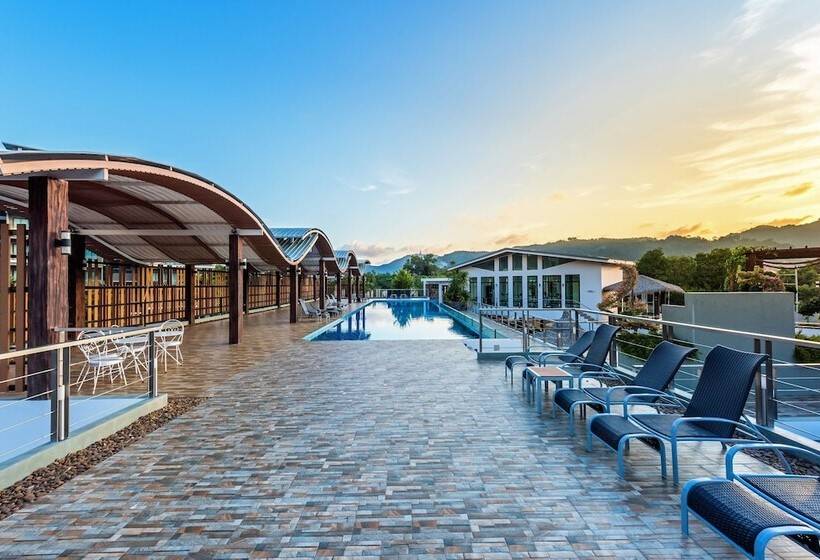 בית מלון כפרי Chalong Miracle Lakeview