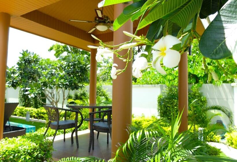 בית מלון כפרי Chalong Miracle Lakeview