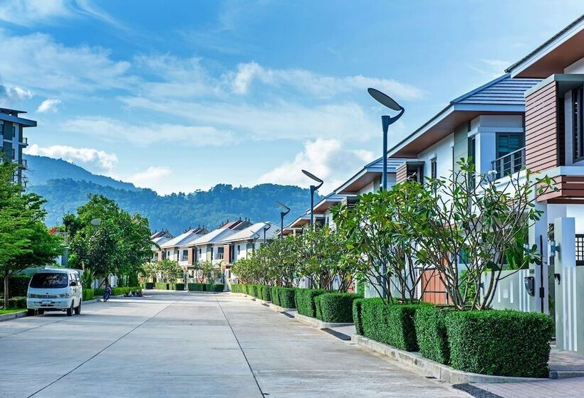 בית מלון כפרי Chalong Miracle Lakeview