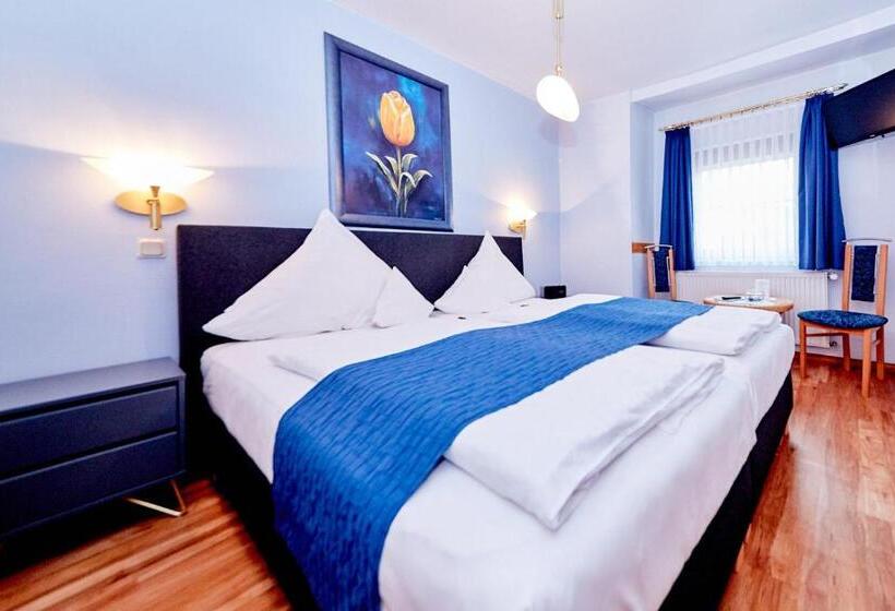 هتل Gast Und Weinhaus Burkard