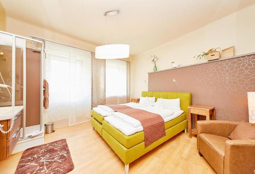 هتل Gast Und Weinhaus Burkard