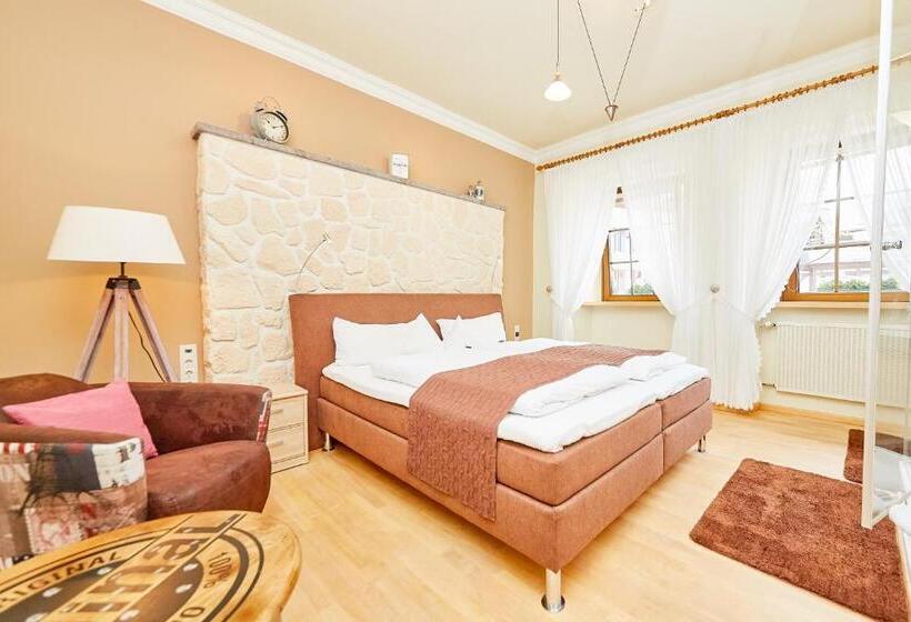 هتل Gast Und Weinhaus Burkard