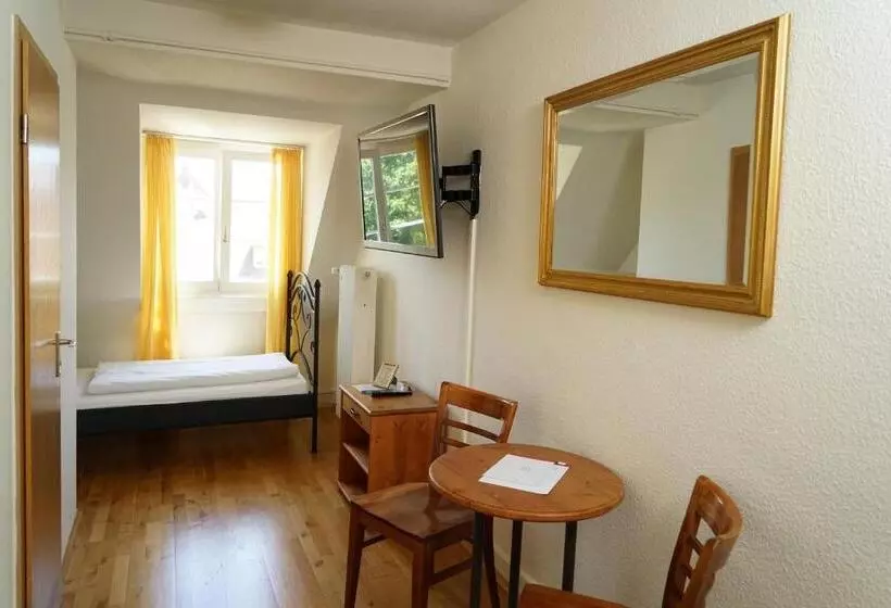 هتل Gasthaus Schutzen