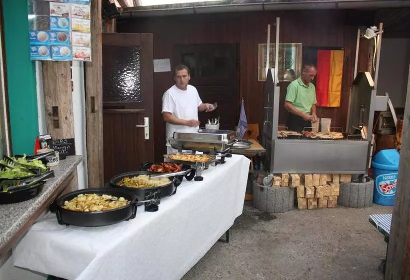 Hotelli Gasthof Zur Krone