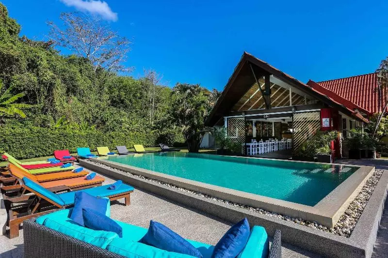 هتل Naiharn Beach Resort   Sha Plus Extra