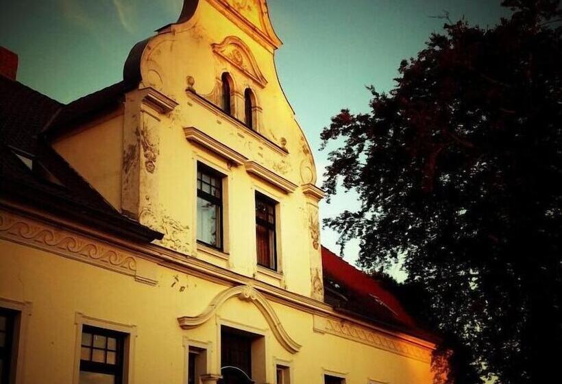 Отель Pension Gutshaus Neu Wendorf