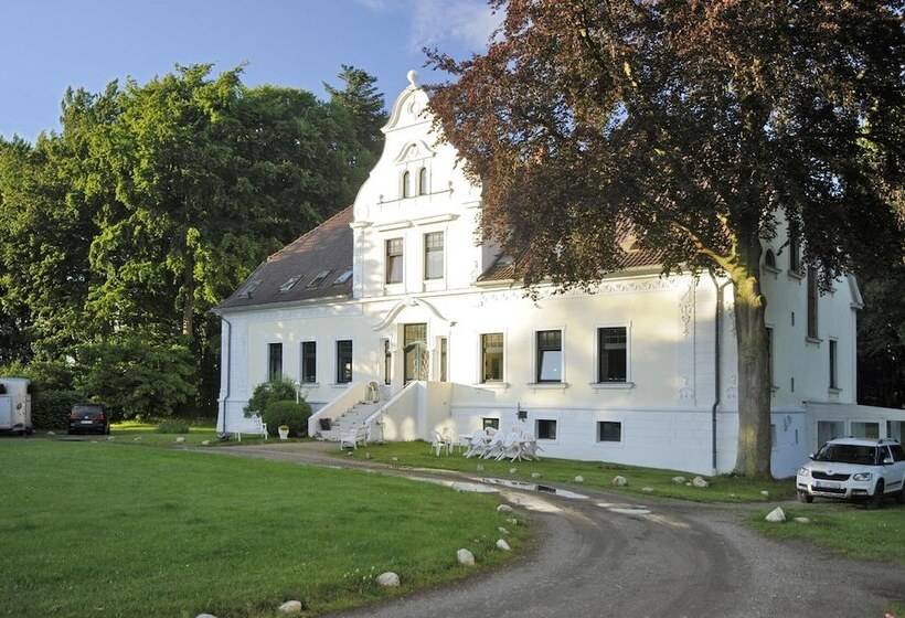 Отель Pension Gutshaus Neu Wendorf