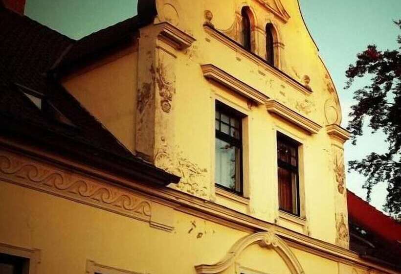 Отель Pension Gutshaus Neu Wendorf