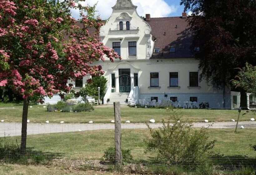 Отель Pension Gutshaus Neu Wendorf