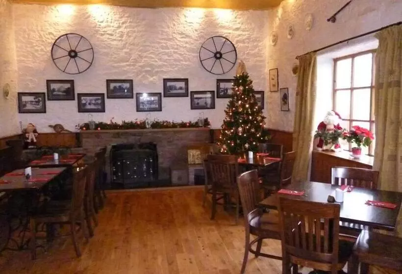 The Ken Bridge Hotel & Campsite