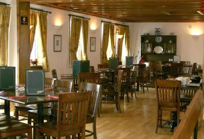 The Ken Bridge Hotel & Campsite