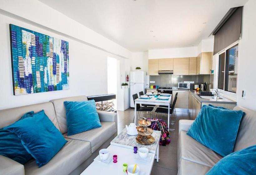 Nicholas Seaview Apartments