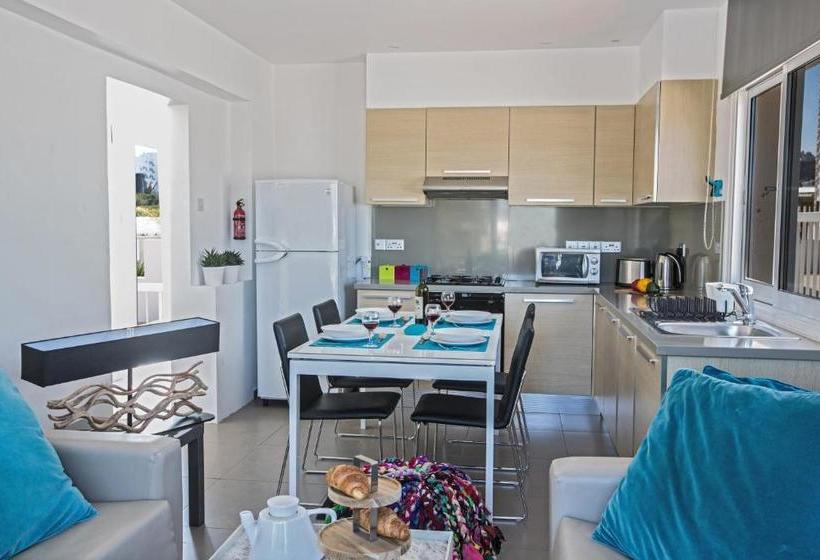 Nicholas Seaview Apartments