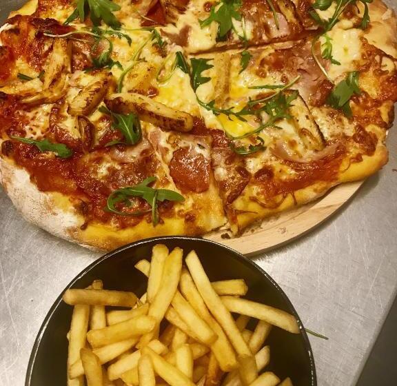 旅馆 The Vagabond Bunkhouse