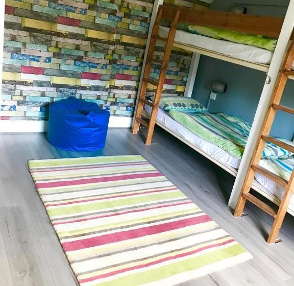 旅馆 The Vagabond Bunkhouse