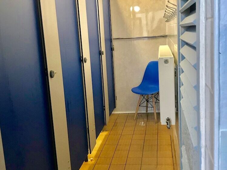 旅馆 The Vagabond Bunkhouse