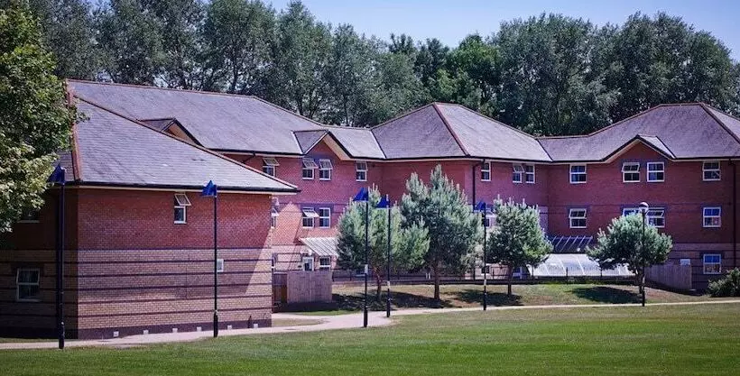 ベッドアンドブレックファースト Brinsbury Campus   Chichester College