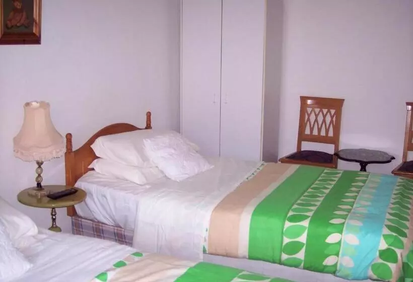 تختخواب و صبحانه Butterfly Guest House