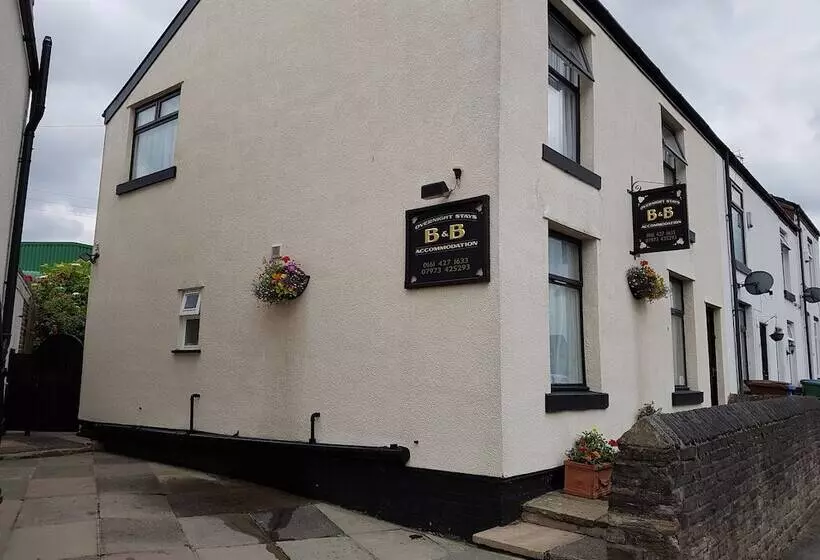 تختخواب و صبحانه Overnight Stays Stockport
