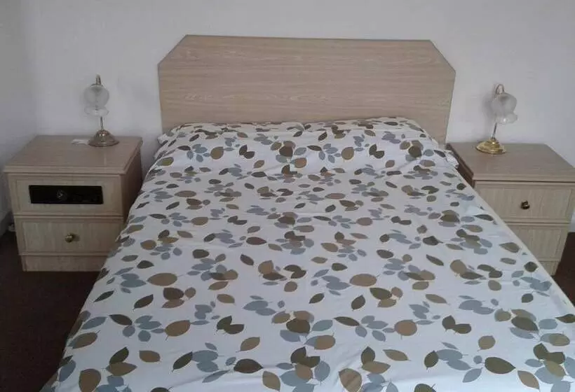 تختخواب و صبحانه Overnight Stays Stockport