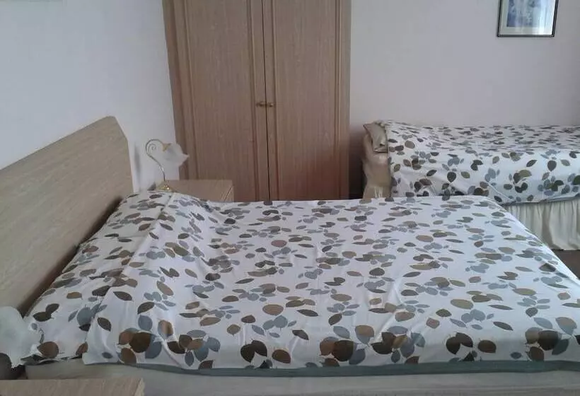 تختخواب و صبحانه Overnight Stays Stockport