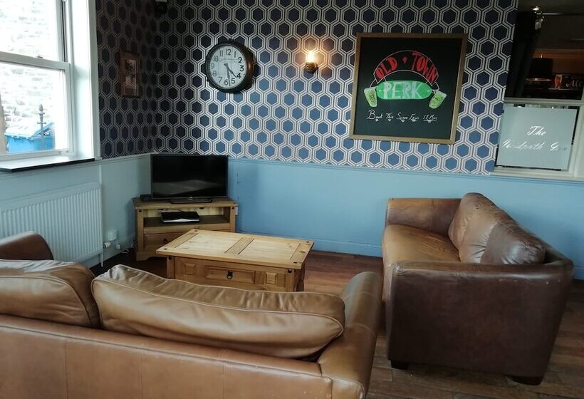 مبيت وإفطار The Neidpath Inn