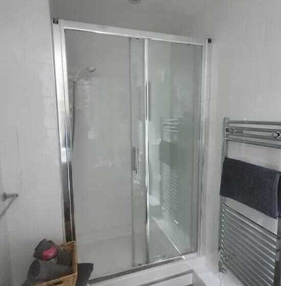 مبيت وإفطار The Neidpath Inn