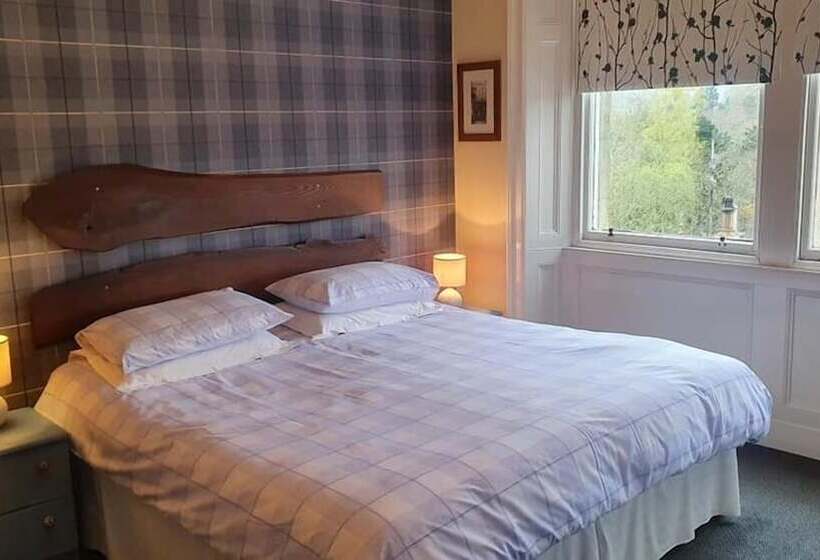 مبيت وإفطار The Neidpath Inn