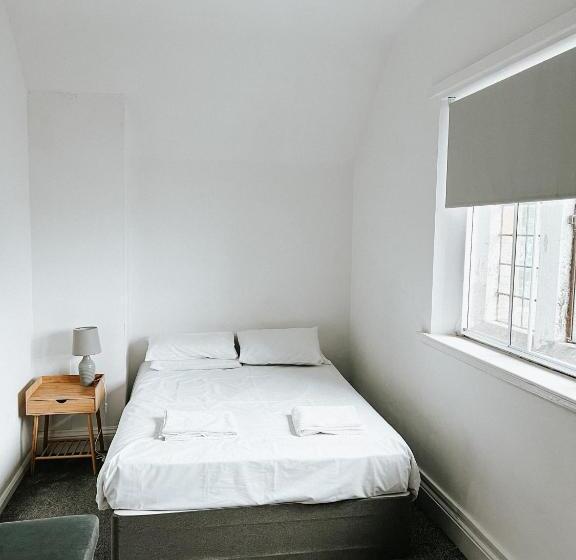 ベッドアンドブレックファースト The Red Lion Inn