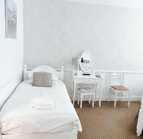 ベッドアンドブレックファースト The Red Lion Inn