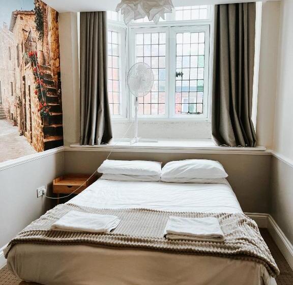 ベッドアンドブレックファースト The Red Lion Inn