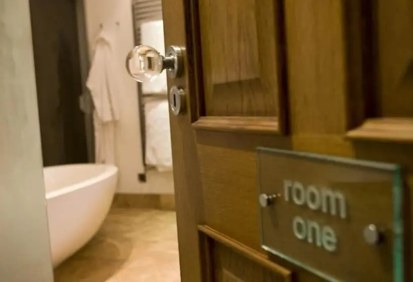 ベッドアンドブレックファースト The Rooms Lytham
