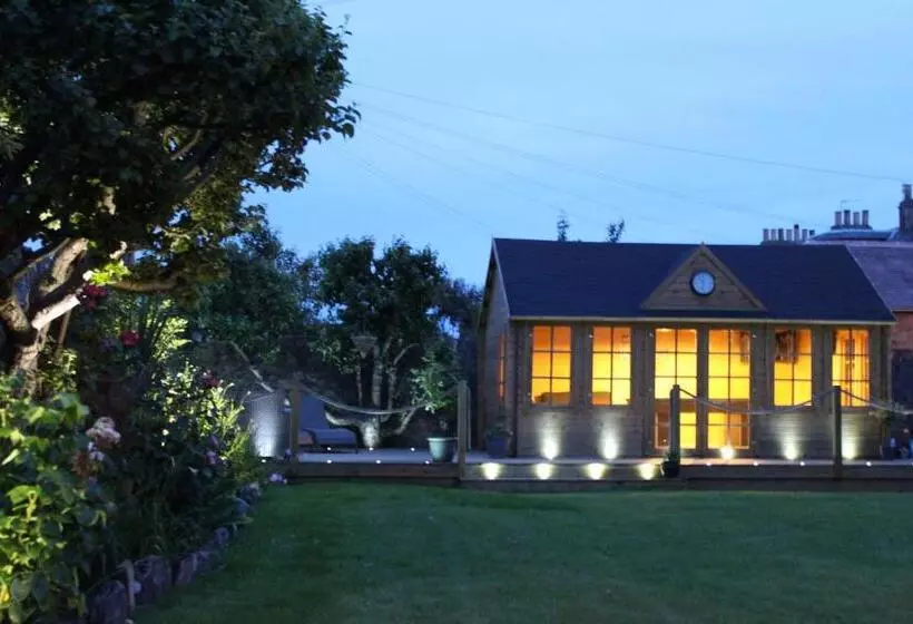 Brackness House Luxury B&b