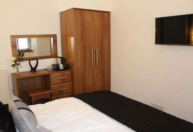 Brackness House Luxury B&b