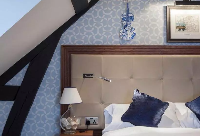 هتل The Crown Wetherspoon