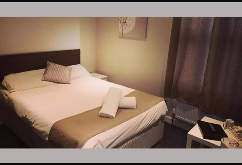 Hotelli The R Inn