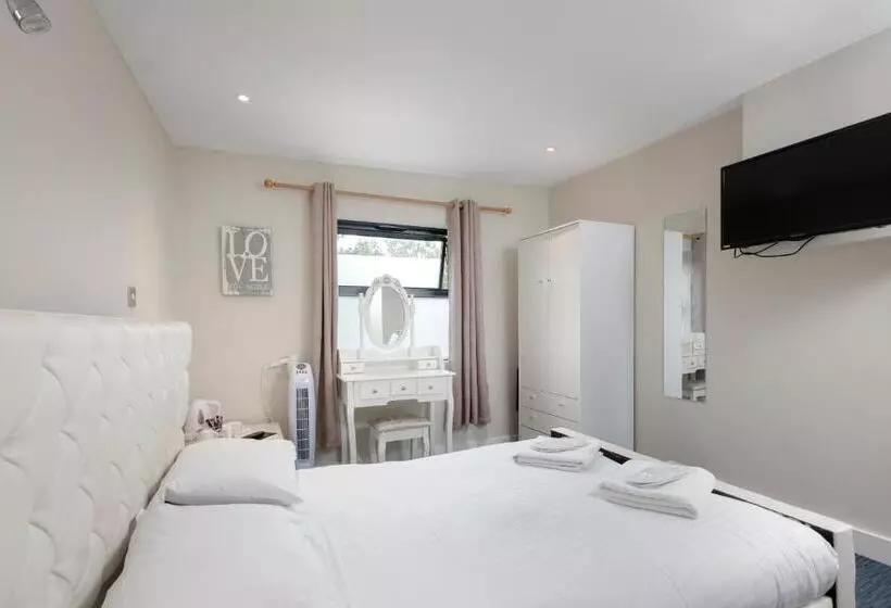 Hotelli The R Inn