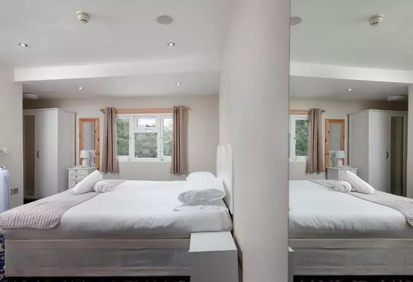 Hotelli The R Inn