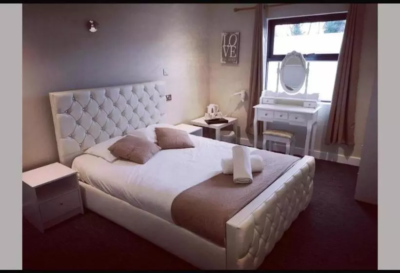 Hotelli The R Inn