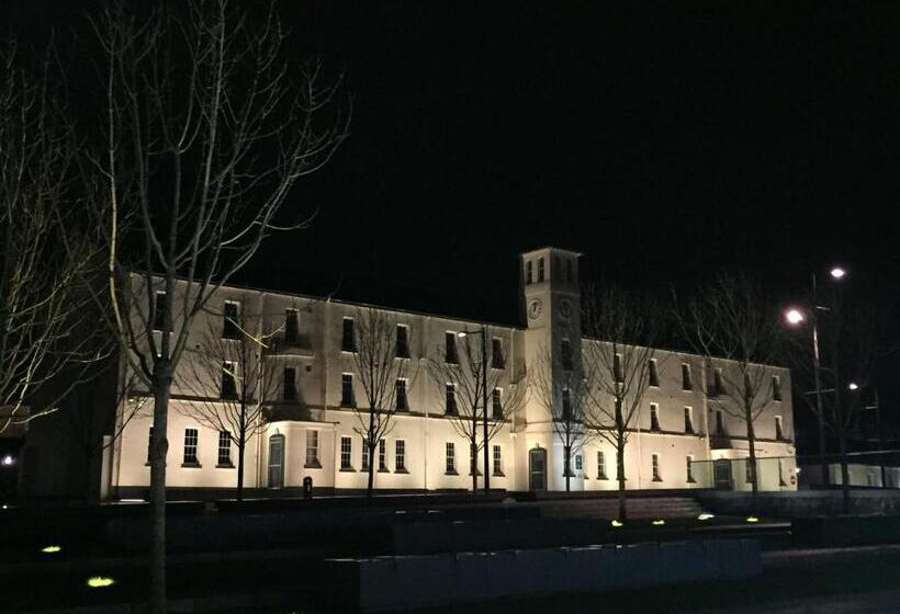 Larchmount House B&b