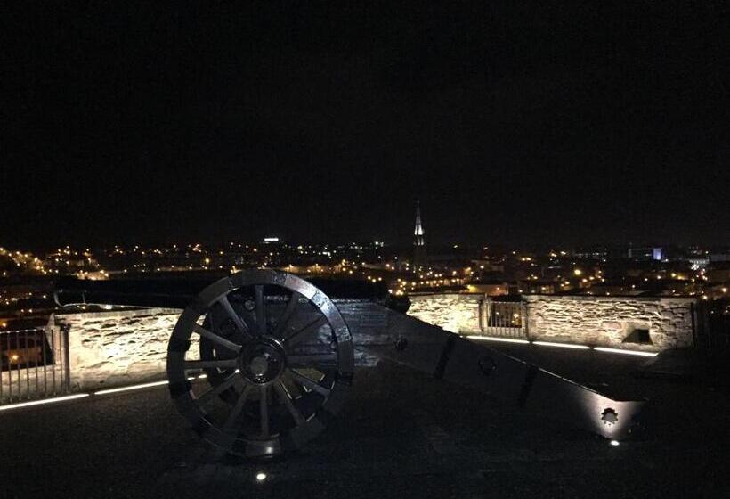 Larchmount House B&b