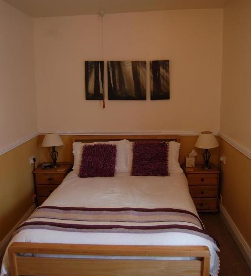 민박 Compton House