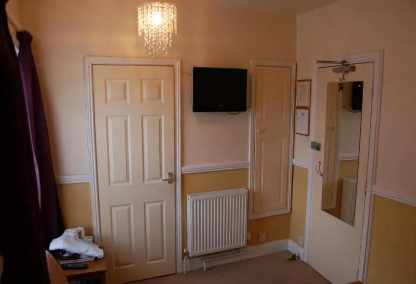 Bed and Breakfast Compton House
