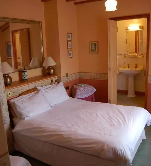 Bed and Breakfast Compton House