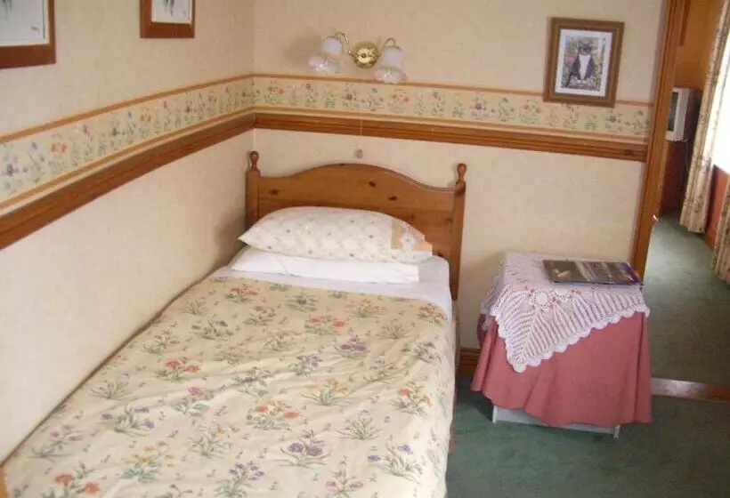Bed and Breakfast Compton House