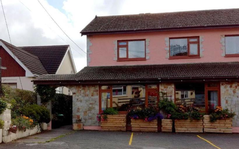 مبيت وإفطار High Noon Guest House