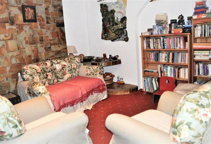 مبيت وإفطار High Noon Guest House