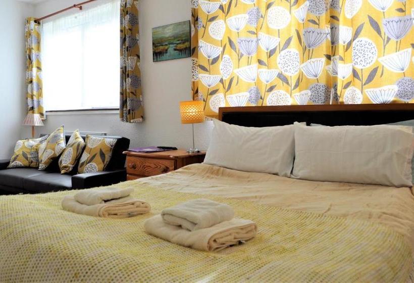 مبيت وإفطار High Noon Guest House