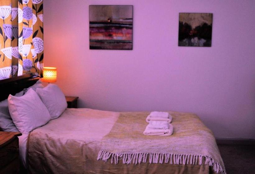 مبيت وإفطار High Noon Guest House